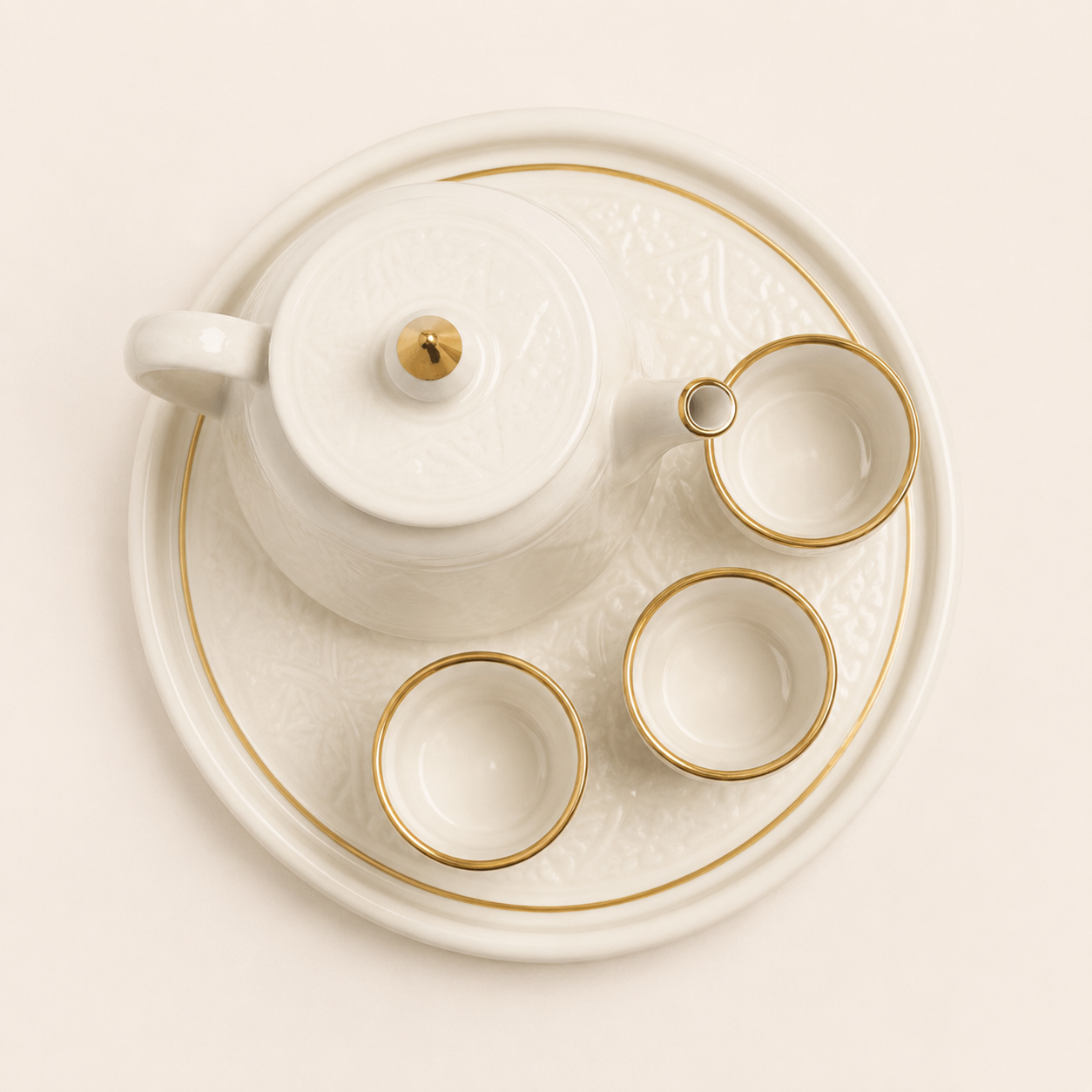Service à Thé Blanc Perlé Doré Artisanal – 5 Pièces