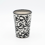 Verre Beldi en Céramique — Calligraphie Arabe Peinte à la Main, Noir & Blanc