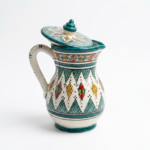 Carafe avec Couvercle en Céramique Artisanale — Décor Berbère Vert & Multicolore