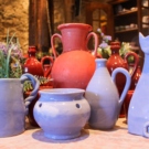 Poterie Artisanale vs Industrielle : Pourquoi le Choix Fait Toute la Différence